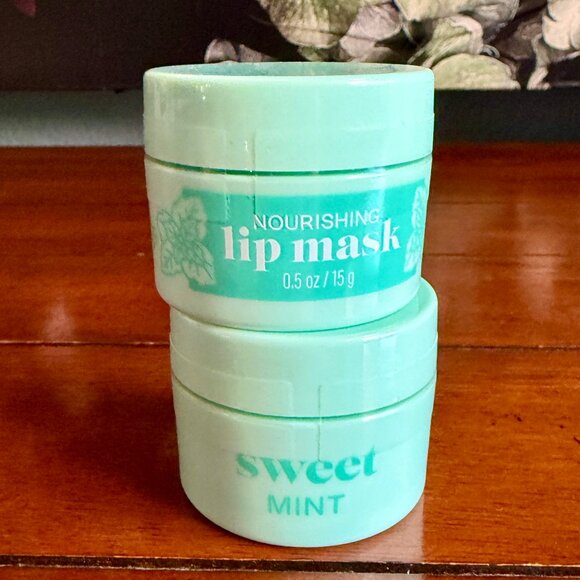 NEW 2-Pc Exfoliating SWEET MINT Lip Mask by Bath and Body Works - Picture 1 of 3